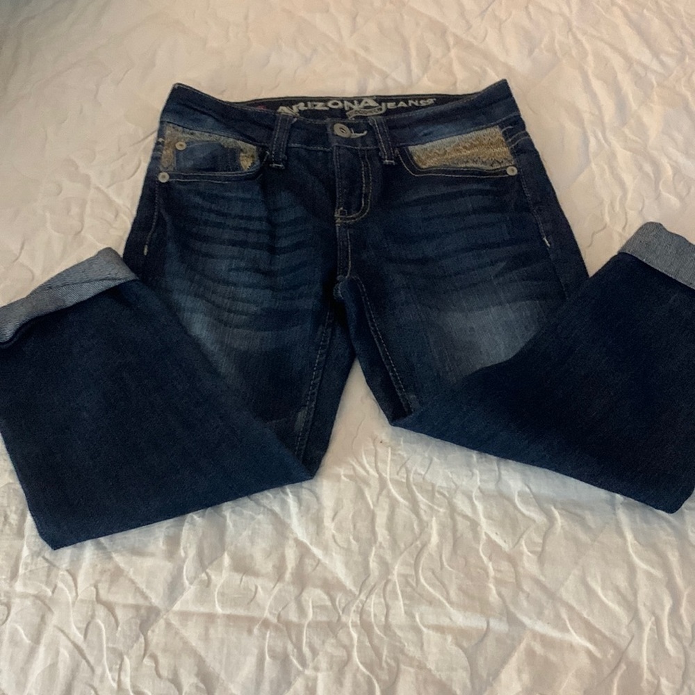 Girls size 7 boyfriend jean with stitching on pockets rolled hem excellent